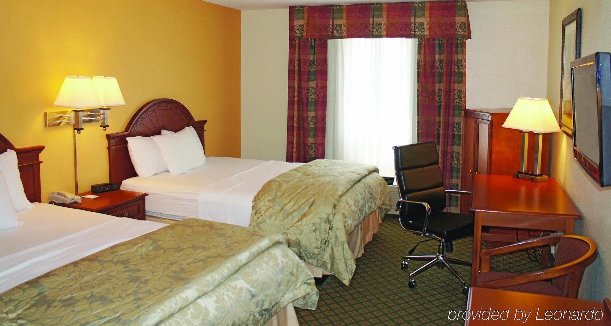 La Quinta Inn By Wyndham Lincoln Exterior photo